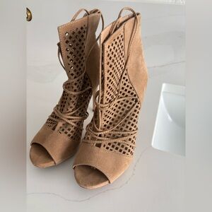 Guess Nude Lace Booties size 6
